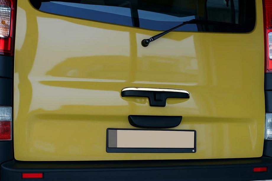 Nissan Primastar 2002-2014 Cubierta cromada para manija de porton trasero (acero inoxidable) Foto 1