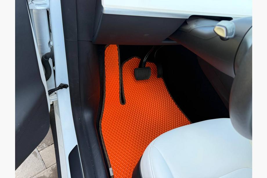 Tesla Model Y 2020- Alfombrillas EVA (2020-2024, Naranja) Image