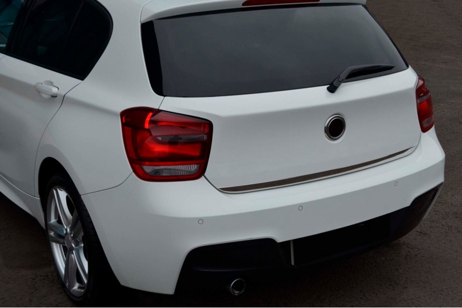 BMW 1 Series F20/F21 2011-2019 Moldura maletero acero inoxidable Image