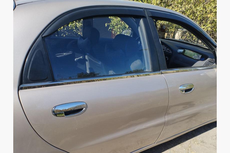 Chevrolet Lanos 1998–2017 Molduras de ventanas acero inoxidable (4 uds) Image