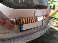 Renault Duster 2008–2017 Moldura cromada sobre la matrícula Entera (Acero inoxidable) foto 3