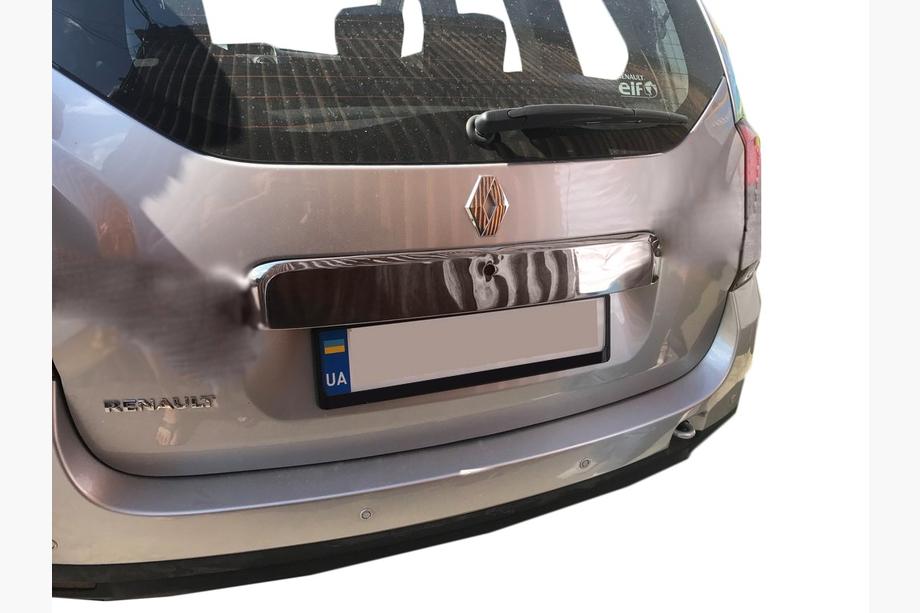 Renault Duster 2008–2017 Moldura cromada sobre la matrícula Entera (Acero inoxidable) Image