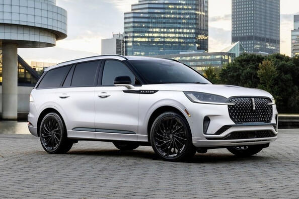 Lincoln Aviator actualizado: descripción general de características, niveles de equipamiento y diseño Foto 2