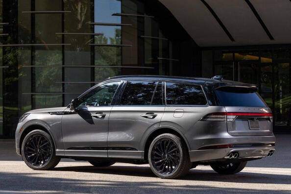 Lincoln Aviator actualizado: descripción general de características, niveles de equipamiento y diseño Foto 4