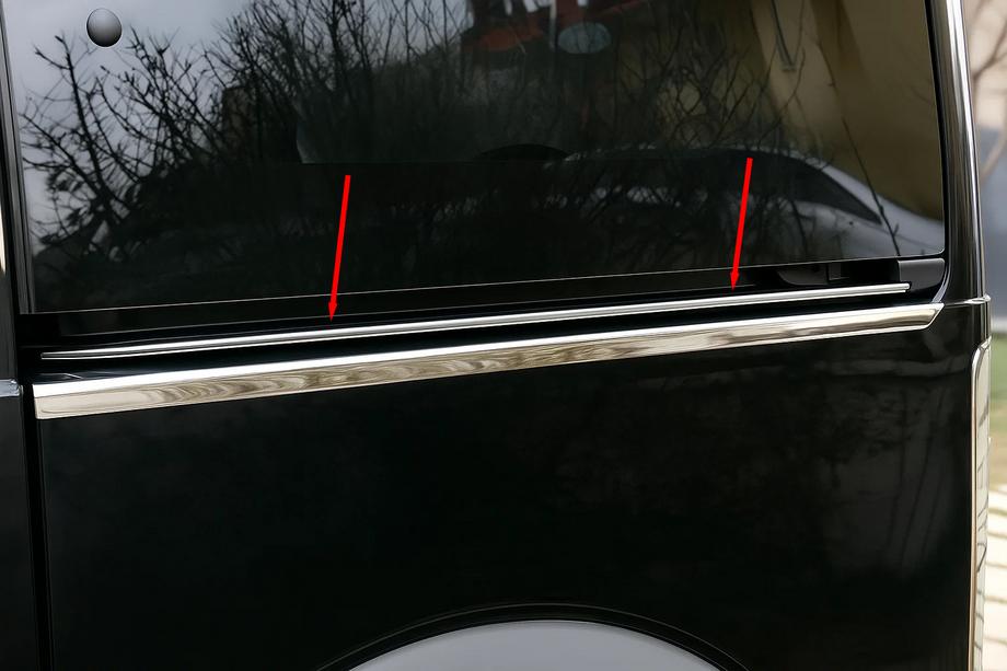 Ford Connect 2002–2006 Moldura para riel de puerta corrediza (acero inoxidable) Image