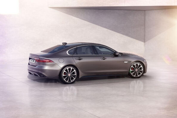 Jaguar XF (X260): análisis de un sedán elegante y de alta gama Foto 2