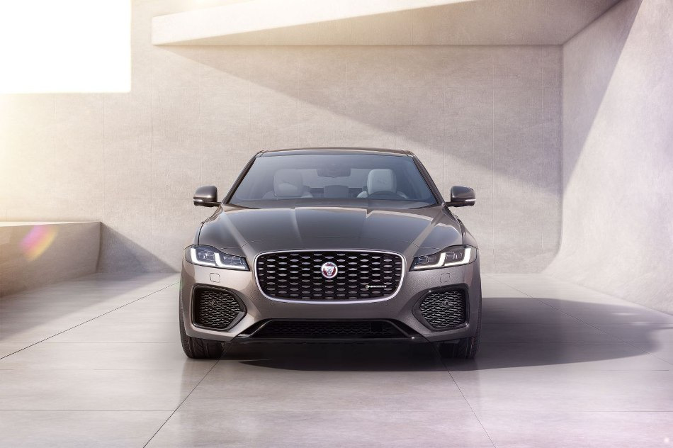 Jaguar XF (X260): análisis de un sedán elegante y de alta gama