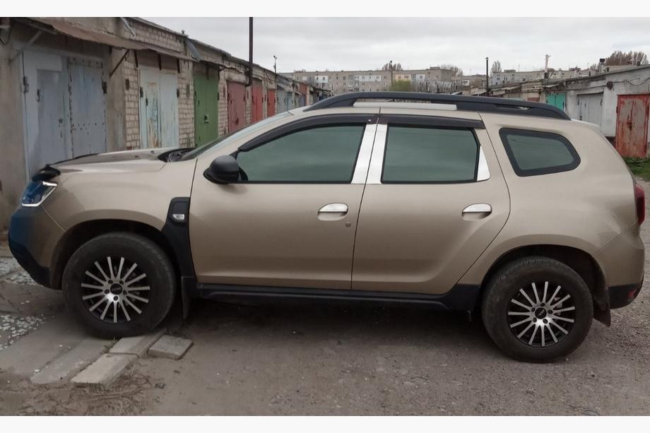 Dacia Duster 2008-2018 Molduras de Acero Inoxidable para Pilares de Puerta (6 uds) Image