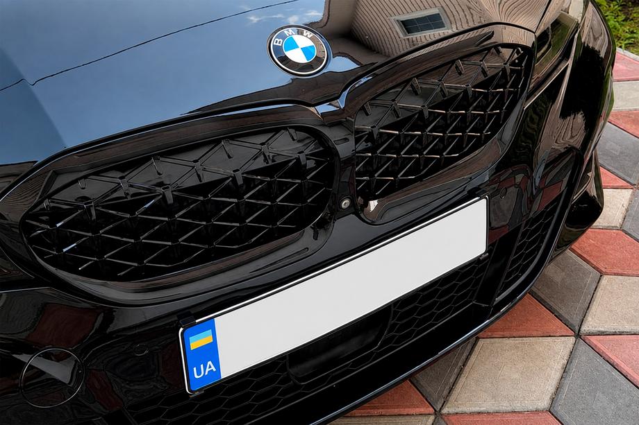 BMW 3 Series G20/G21 2018- Riñoneras Diamond Black (2018-2022, marco negro) Con soporte para cámara Foto 1