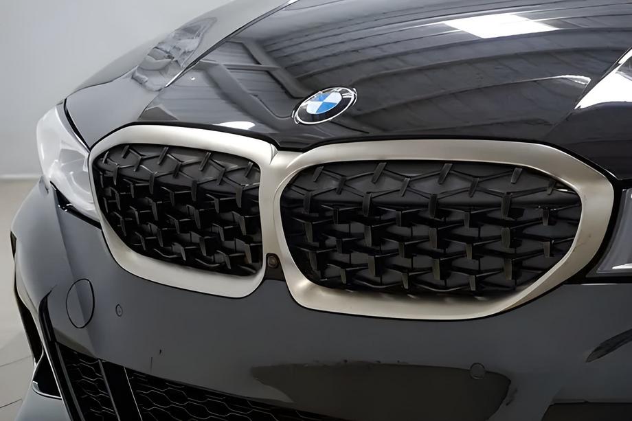 BMW 3 Series G20/G21 2018- Riñoneras Diamond Black (2018-2022, Marco Cromado) Image