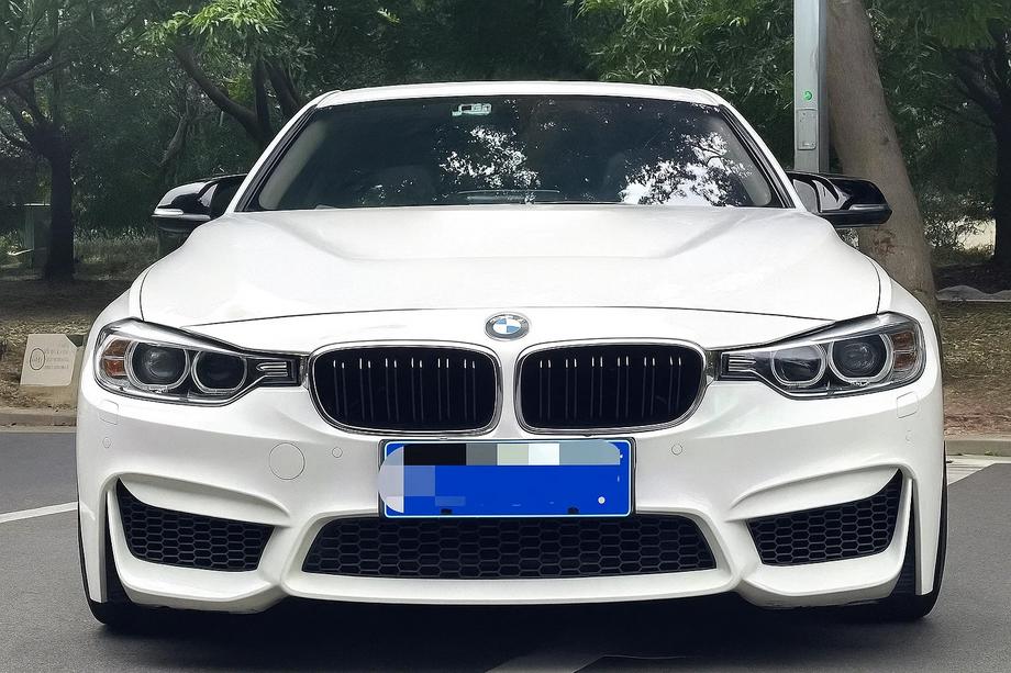 BMW 4 Series F32/F33/F36 2012-2020 Riñones M-Look (Negro Brillante con Marco Cromado) Image