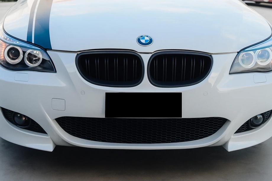 BMW 5 Series E60/E61 2003-2010 Riñones M-Look (negro mate) Image