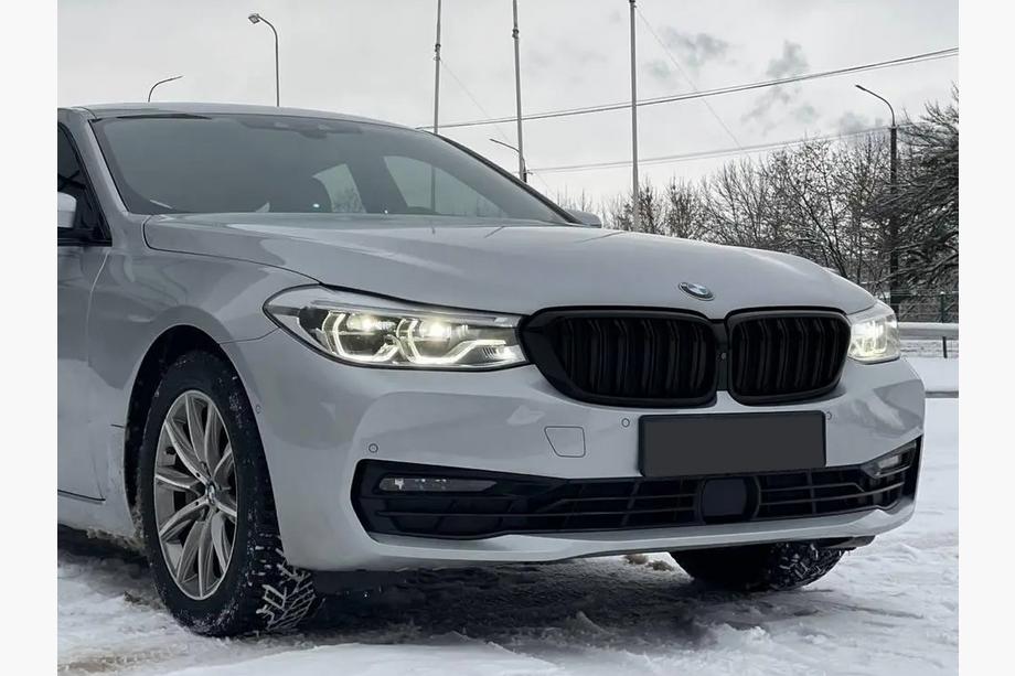 BMW 6 Series G32 2017- Riñoneras M-Look (2017-2020, Negro Mate) Image