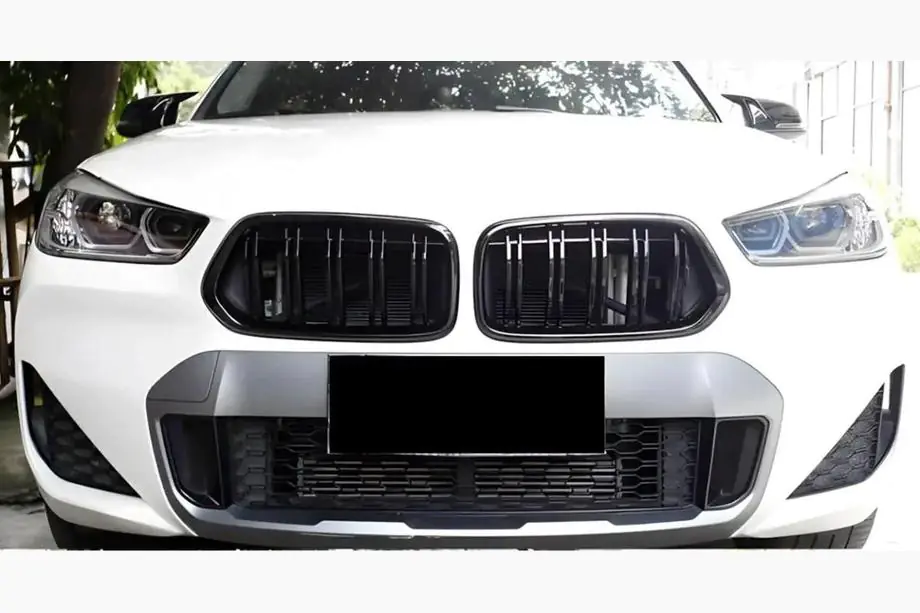 BMW X2 F39 2018-2023 Riñones M-Look (Negro Brillante) Image