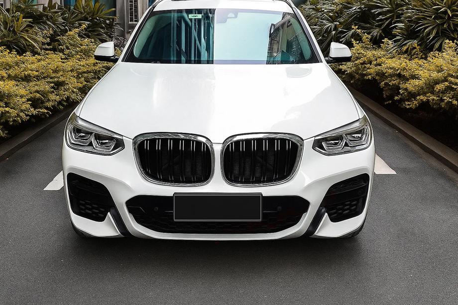 BMW X3 G01 2018- Riñoneras M-Look (2018-2021, Negro Brillante con Marco Cromado) Foto 1
