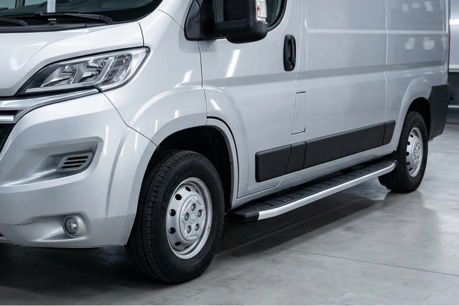 Citroen Jumper 2007-2025 Estribos Laterales Fullmond (2 uds, aluminio) Image