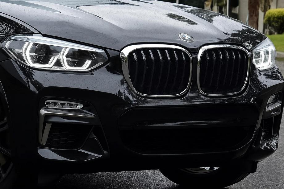 BMW X3 G01 2018- Riñones 1 Barra (2018-2021, Negro Brillante con Bisel Cromado) Foto 1