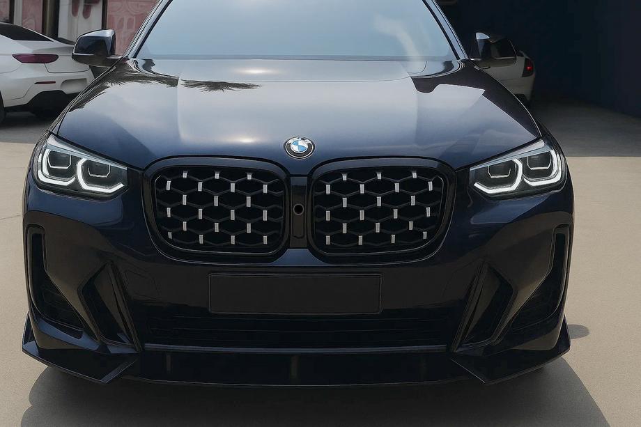 BMW X3 G01 2018- Riñones Diamond Silver (2021+, marco negro) Image
