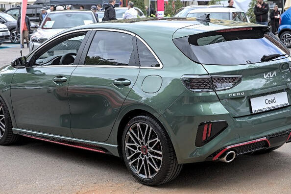 Prueba del Kia Ceed GT: una versión rediseñada de un hatchback «cargado» Foto 4