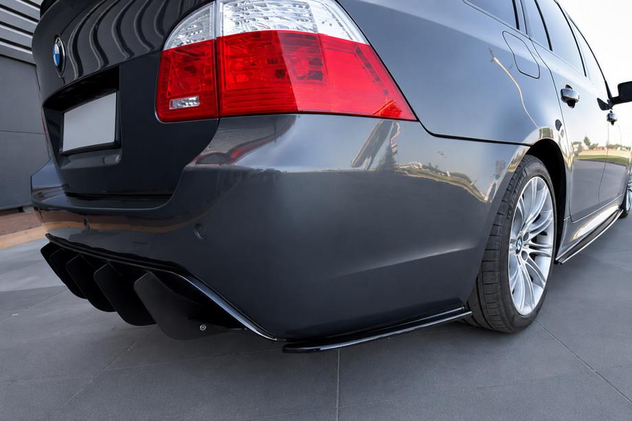 BMW 5 Series E60/E61 2003-2010 Extensiones Traseras Flap DPT (Negro Brillante) Foto 2