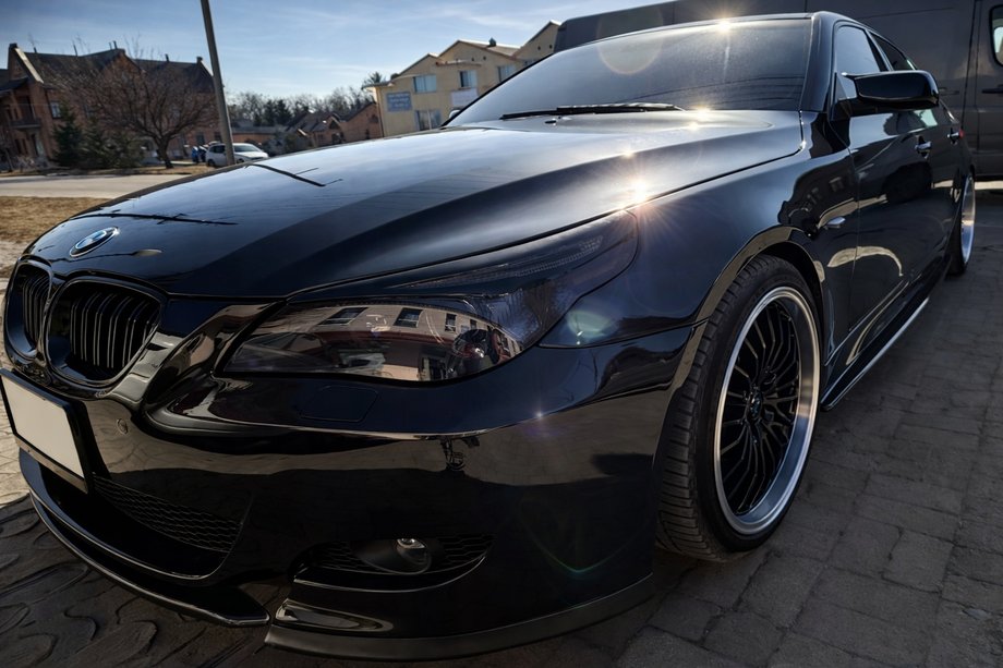BMW 5 Series E60/E61 2003-2010 Faldones Laterales DPT (Negro Brillante) Foto 3