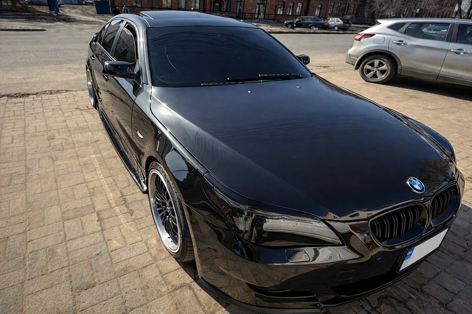 BMW 5 Series E60/E61 2003-2010 Faldones Laterales DPT (Negro Brillante) Foto 4