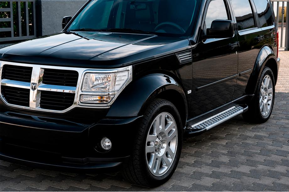 Dodge Nitro 2006-2011 Estribos laterales Allmond Grey (2 uds., aluminio) Image