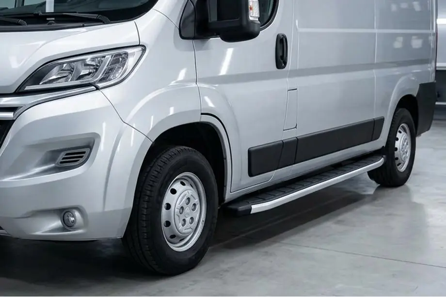 Fiat Ducato 2006-2025 Estribos Laterales Fullmond (2 uds, aluminio) Image