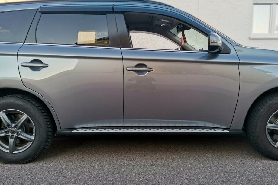 Mitsubishi Outlander 2012-2021 Estribos Laterales OEM V1 (2 uds, Aluminio) Image