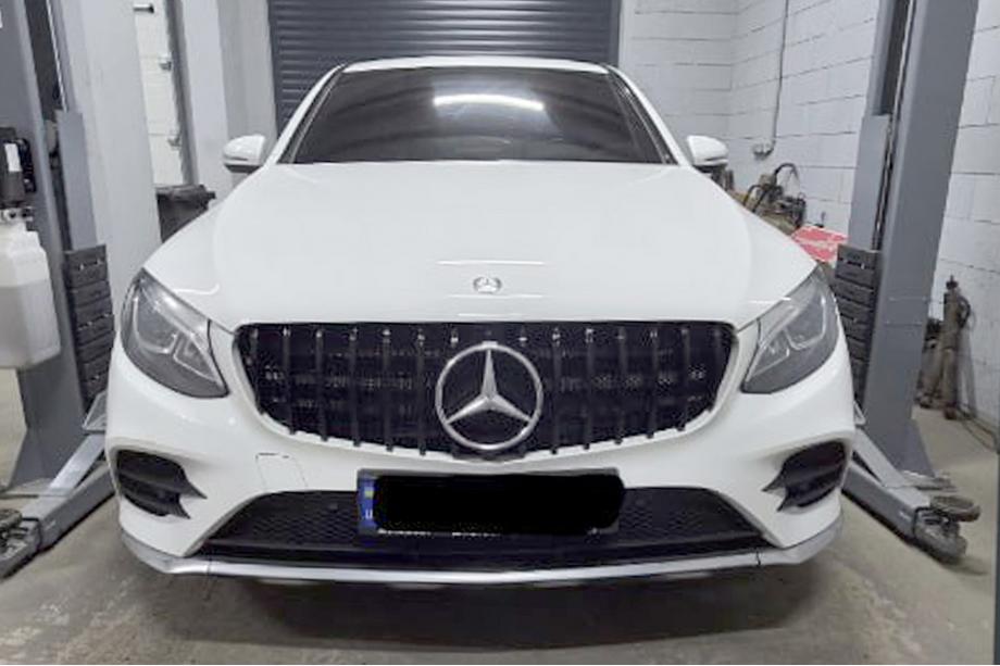 Mercedes GLC coupe C253 2016-2023 Parrilla Delantera GT Panamericana Negra (para 2015-2019) Foto 3