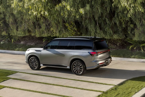 Reseña del Infiniti QX80 2025: Nuevos niveles de lujo y potencia Foto 3