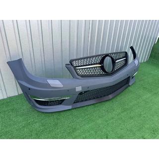 Parachoques delantero 2011-2014 AMG C63 con parrilla Diamond Black foto 1