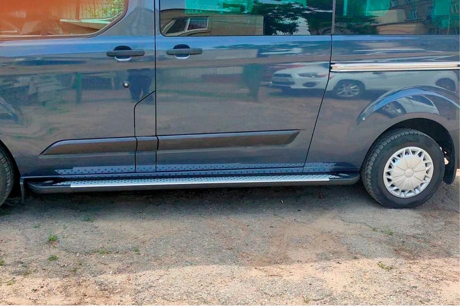 Ford Custom 2013-2022 Estribos Laterales Allmond Grey (2 uds., Aluminio) Foto 4