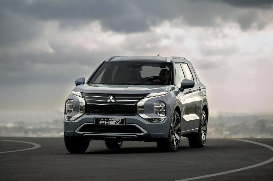 Reseña del Mitsubishi Outlander PHEV 2024: Híbrido para viajes largos