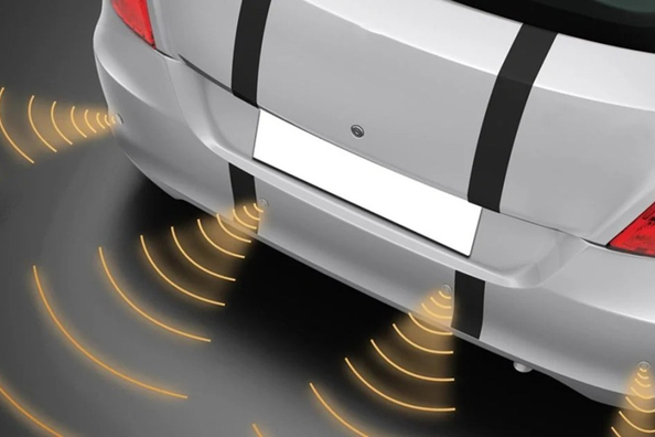 ¿Qué son los sensores de aparcamiento en un coche y cómo funcionan?