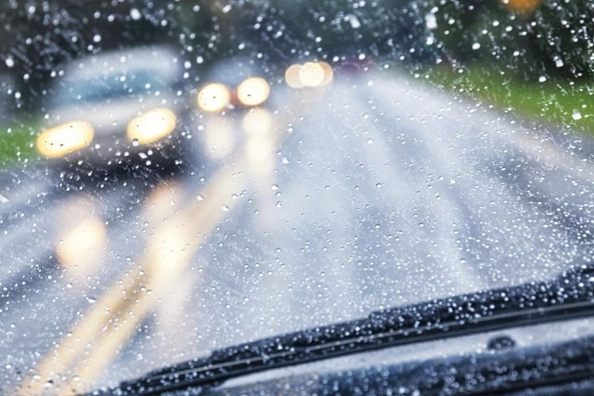 Cómo evitar accidentes bajo la lluvia: 5 consejos prácticos