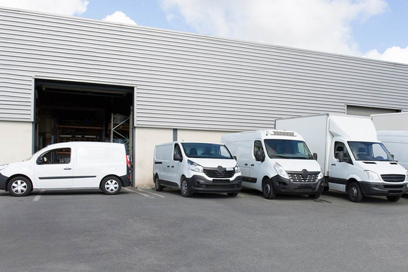 ¿Cuál es la diferencia entre el transporte comercial y el transporte regular?