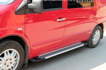 Mercedes Vito W638 1996-2003 Estribos Laterales Line (2 uds., Aluminio) foto 3