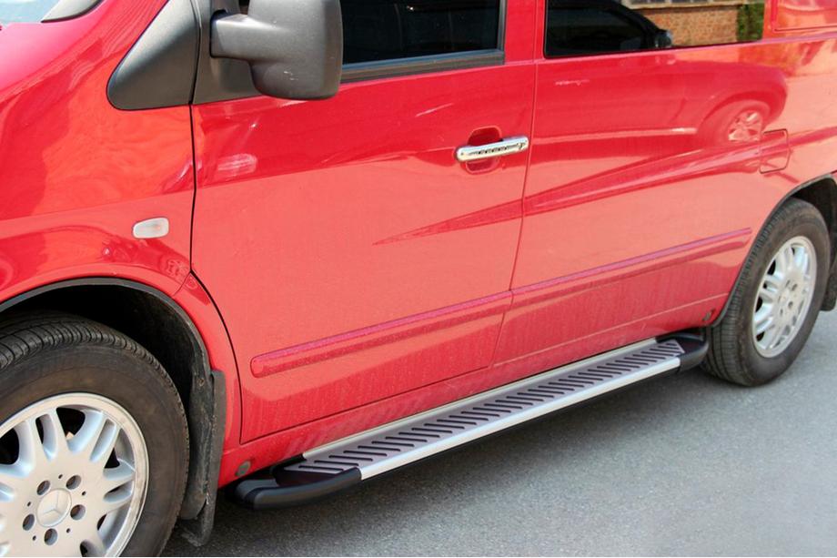 Mercedes Vito W638 1996-2003 Estribos Laterales Line (2 uds., Aluminio) Image