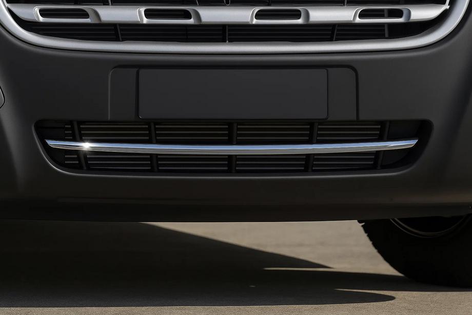 Nissan NV400 2010-2024 Tira de parachoques de acero inoxidable Image
