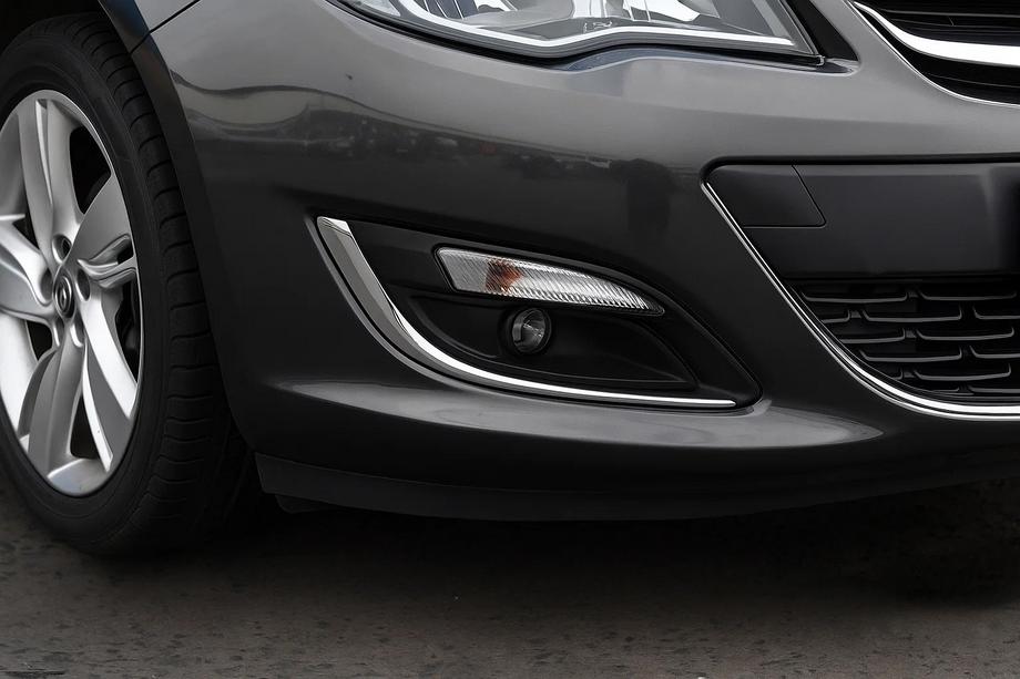 Opel Astra J 2009-2015 Cubiertas para faros antiniebla (2 uds., acero inoxidable) 2013-2017, Carmos Image