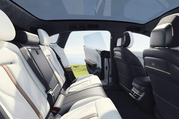 Zeekr 007 GT 2025: Análisis del familiar eléctrico y dinámico Foto 6