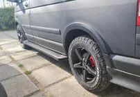 Volkswagen T5 Transporter 2003-2010 Estribos Laterales Allmond Black (2 uds., aluminio) foto 3