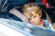 ¿Qué hacer si un niño es balanceado en el coche? foto 1