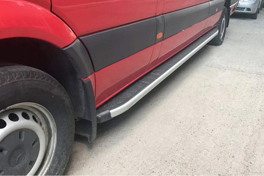 Mercedes Sprinter W906 2006–2018 Estribos laterales Fullmond (2 uds, aluminio) Image
