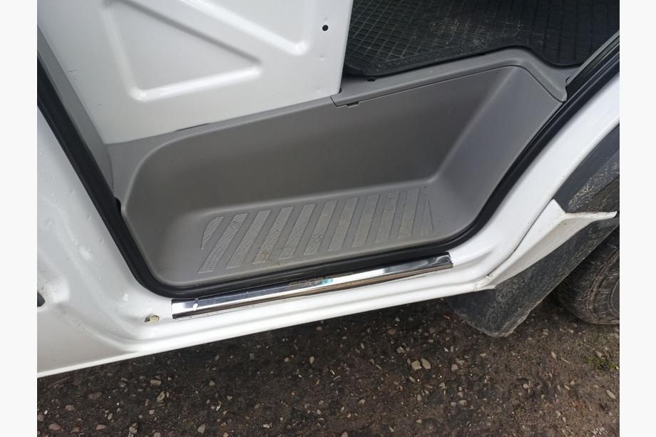 Mercedes Sprinter W906 2006–2018 Cubiertas de Umbral VIP-Style (2 uds, Acero Inoxidable) Image