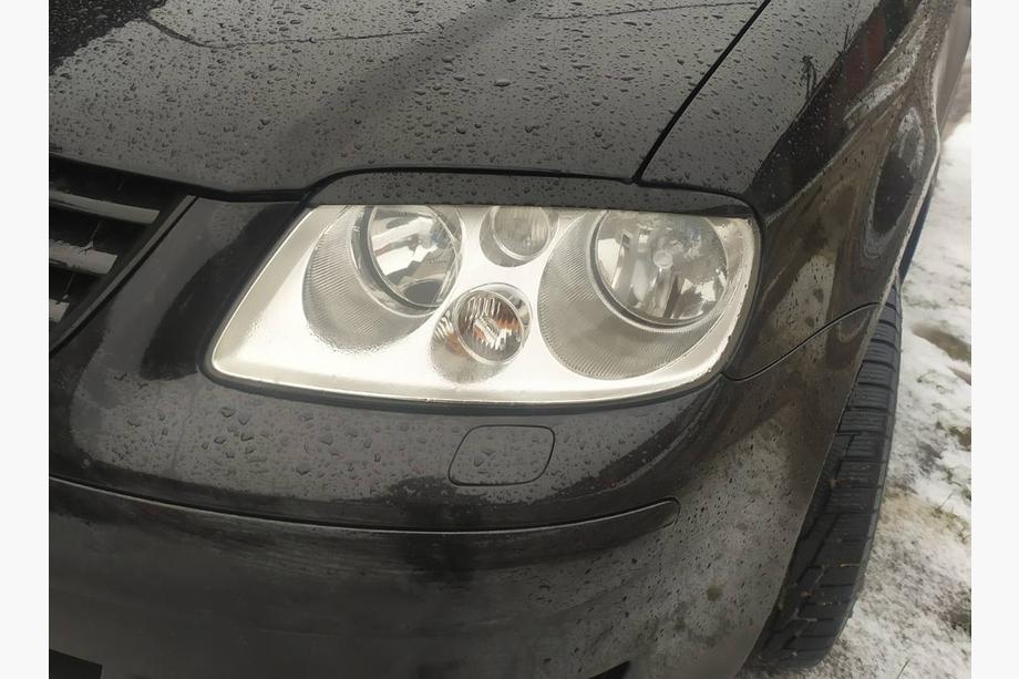 Volkswagen Caddy 2004-2010 Pestañas para faros (negras) Negro Mate Image