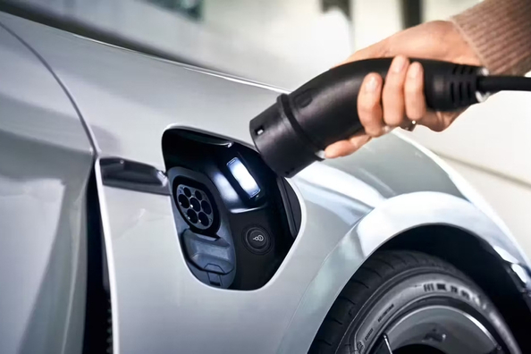 ¿Cuánto tiempo puede funcionar un coche eléctrico sin recargarse?
