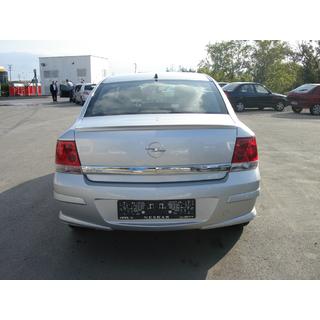 Faldon trasero inferior Sedan (imprimado para pintar) foto 1