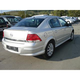 Faldon trasero inferior Sedan (imprimado para pintar) foto 4